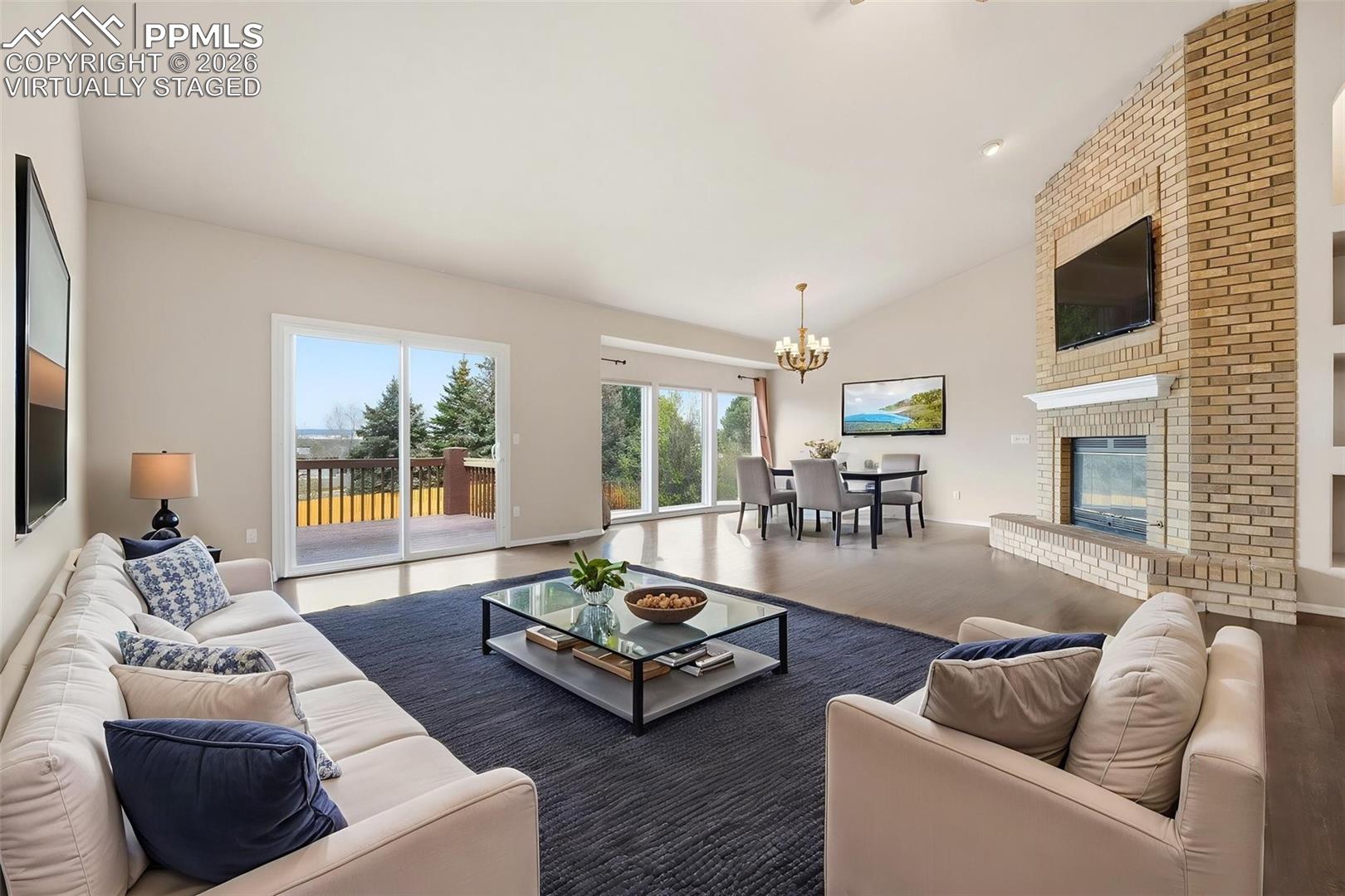 9235 Lizmoor Court