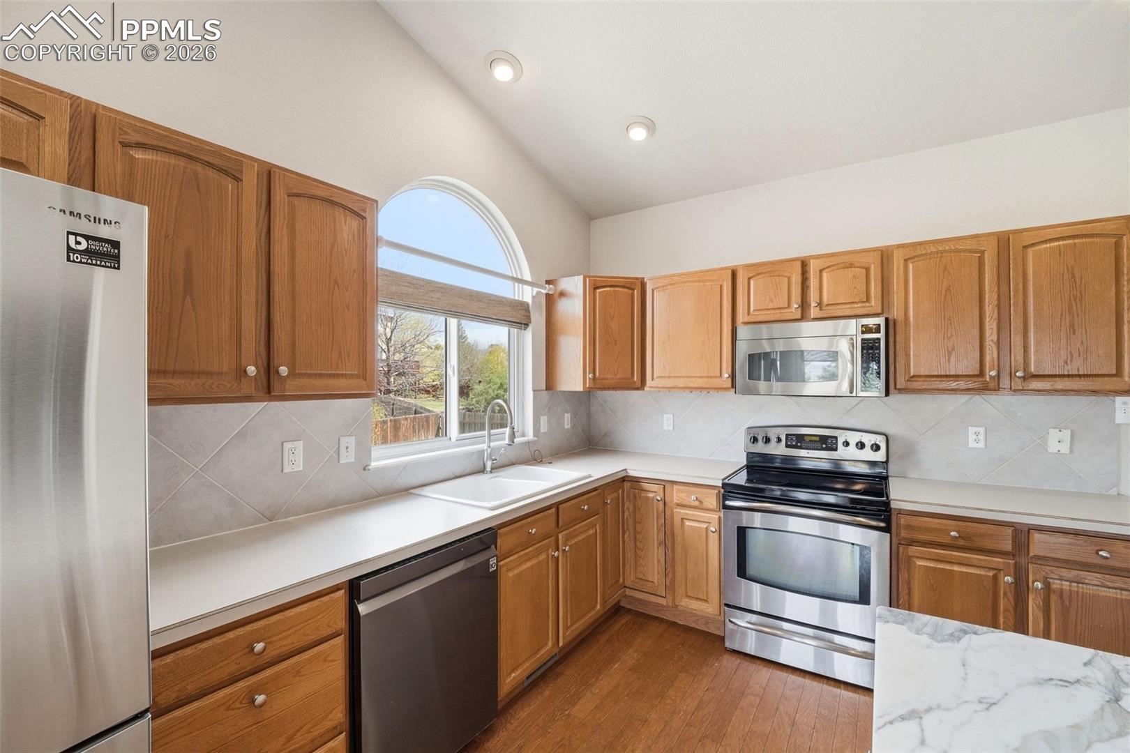 9235 Lizmoor Court