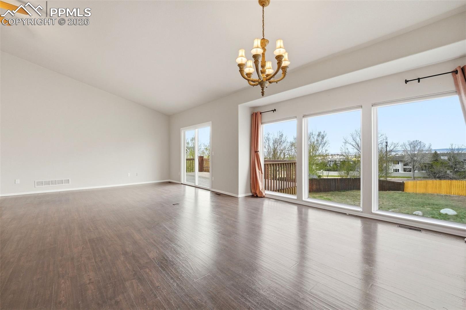 9235 Lizmoor Court