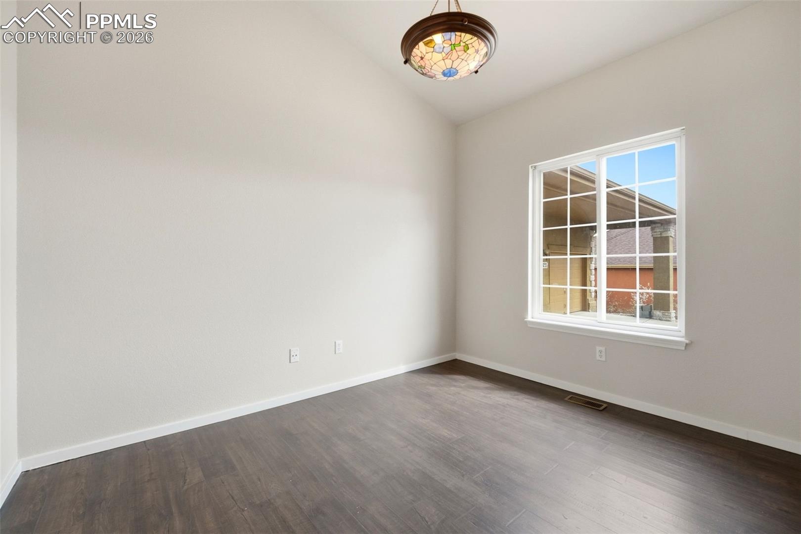 9235 Lizmoor Court