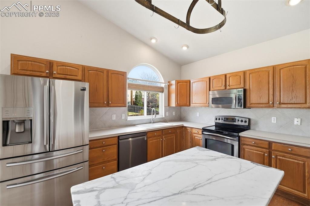 9235 Lizmoor Court