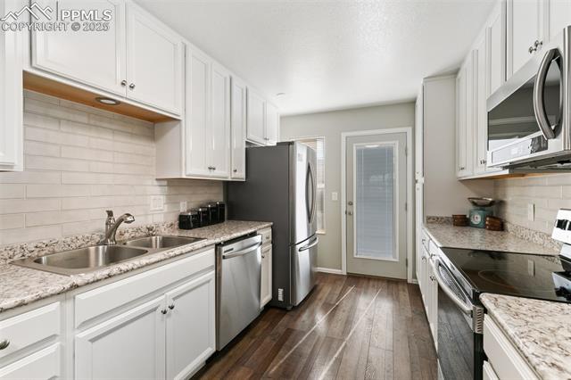 1334 E Parkway Drive