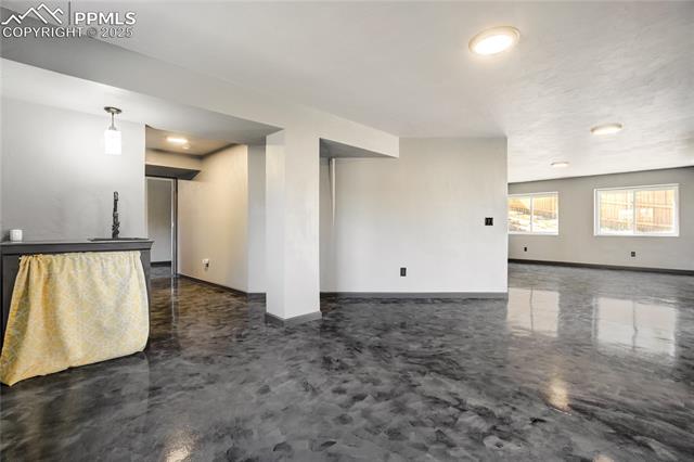 2505 Heathrow Drive