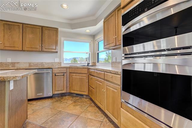2505 Heathrow Drive