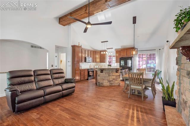 7134 Kiowa Road
