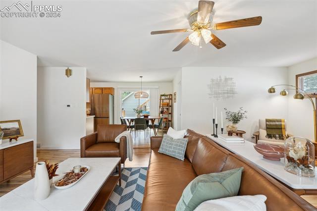 2115 W Platte Avenue