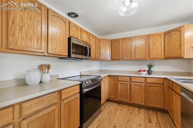 2115 W Platte Avenue