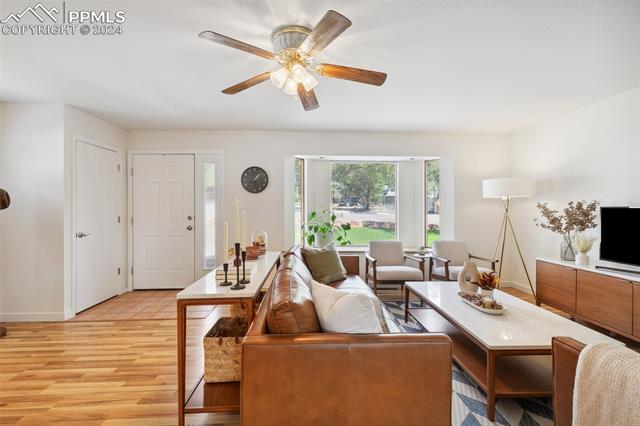 2115 W Platte Avenue