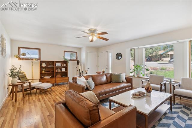 2115 W Platte Avenue