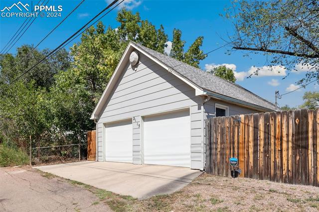 2115 W Platte Avenue