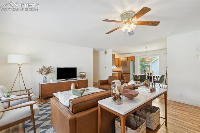 2115 W Platte Avenue