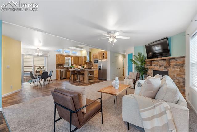4327 Kingfisher Point