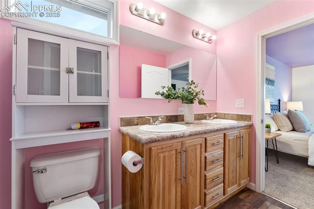 4327 Kingfisher Point