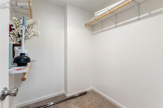 4327 Kingfisher Point