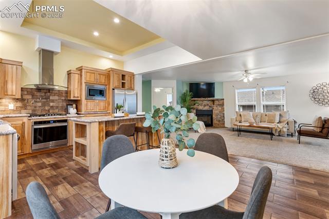 4327 Kingfisher Point