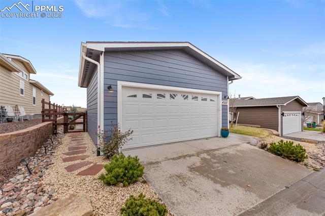 4327 Kingfisher Point