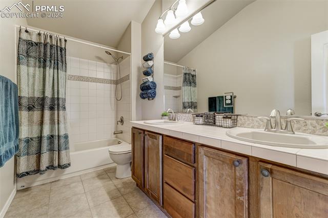 5770 Wolf Village Drive