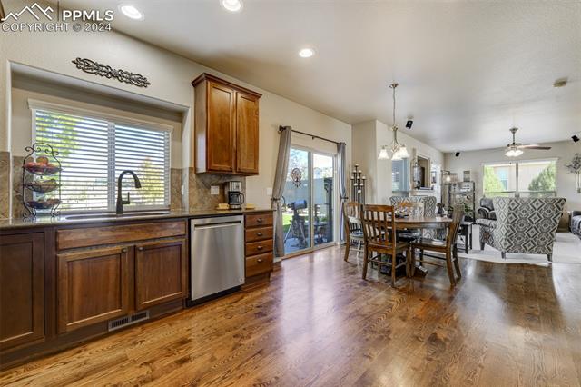 5770 Wolf Village Drive