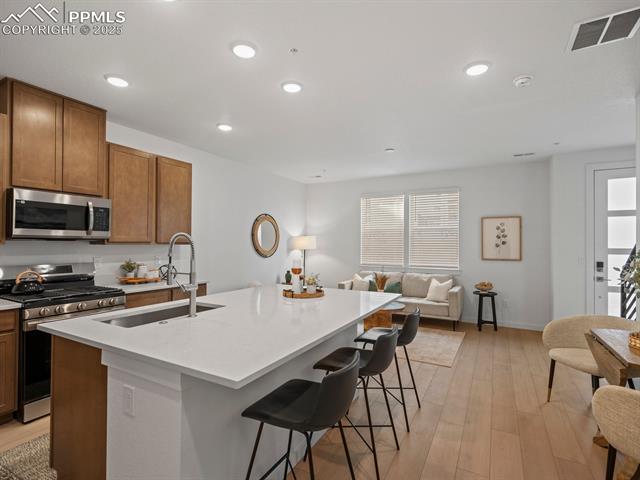 888 Beckton Heights