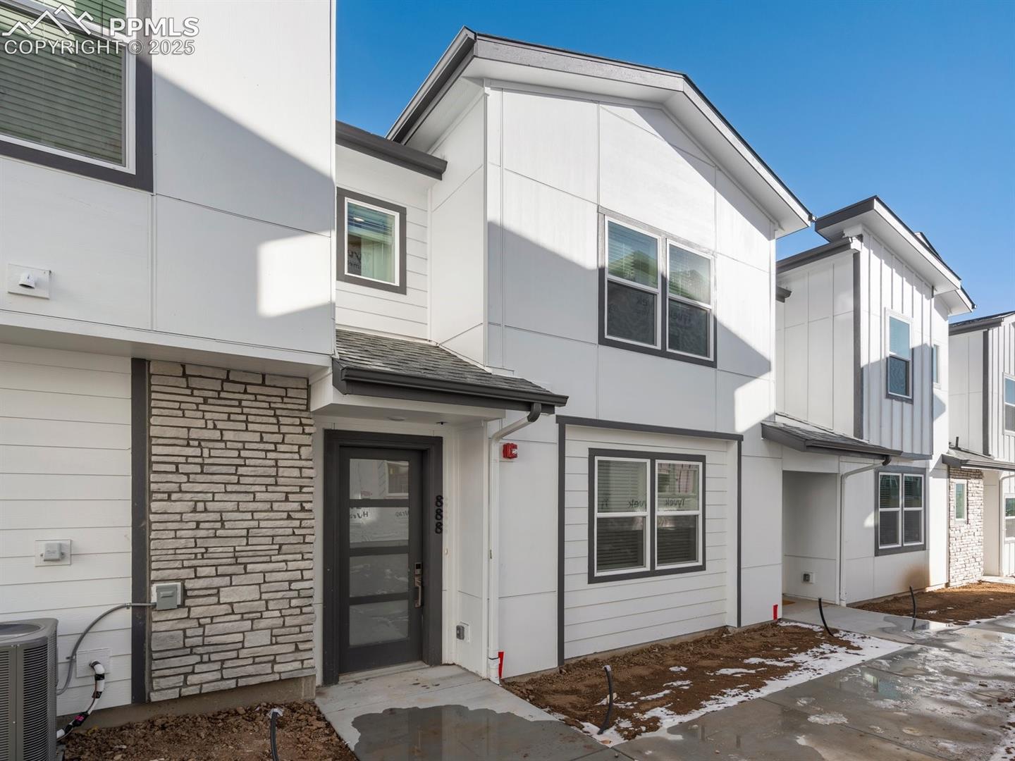 888 Beckton Heights