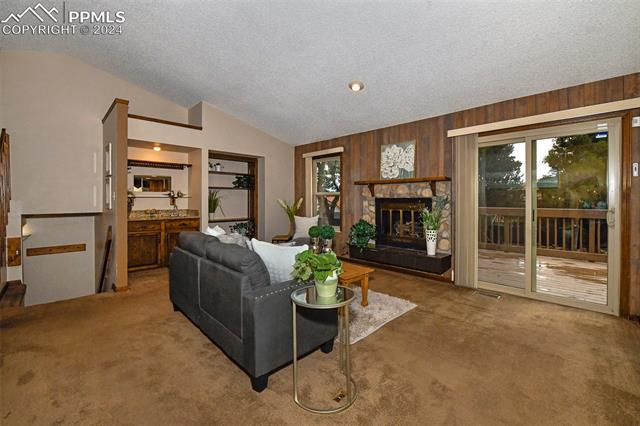 4260 Loch Lomond Lane