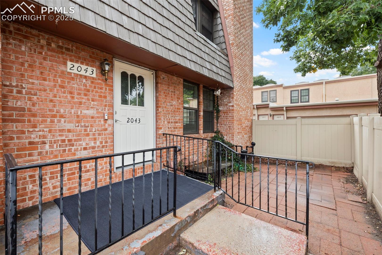 2043 Sussex Lane