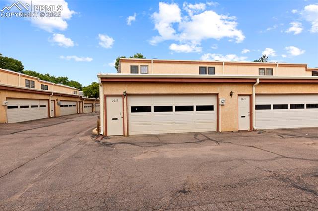 2043 Sussex Lane