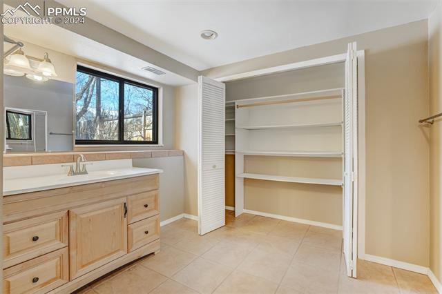 1528 N Corona Street