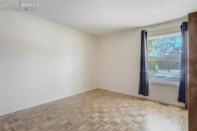 1528 N Corona Street