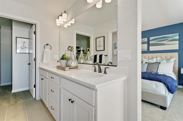 2032 Peridot Loop Heights