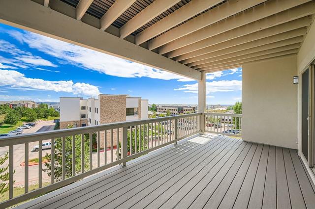 3425 Crest Hollow View