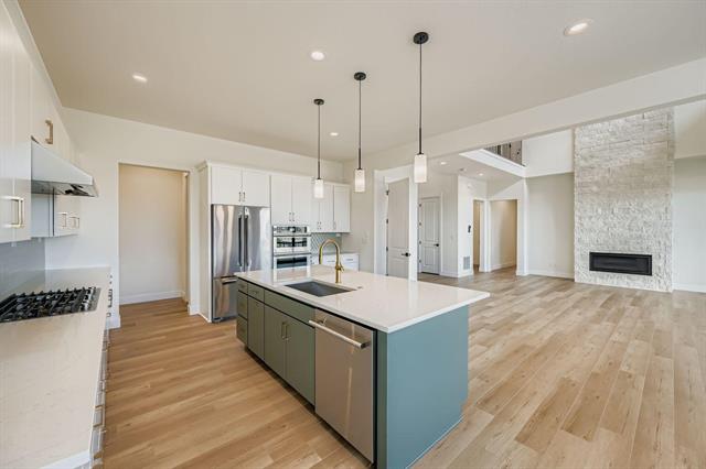 3425 Crest Hollow View