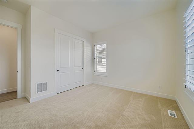 3425 Crest Hollow View