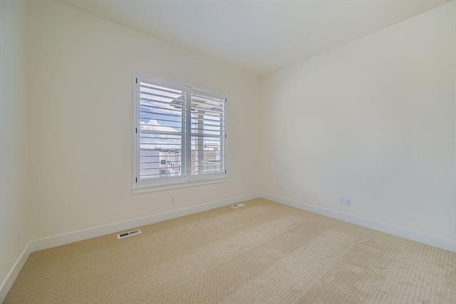 3425 Crest Hollow View