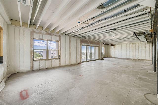 3425 Crest Hollow View