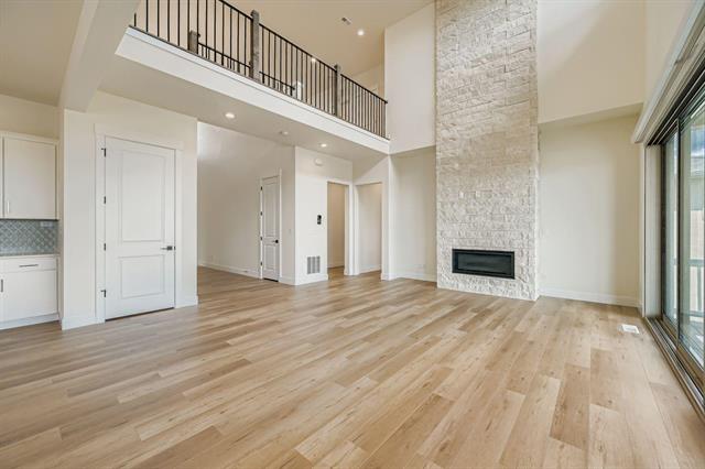 3425 Crest Hollow View