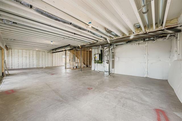 3425 Crest Hollow View