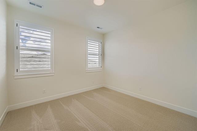 3425 Crest Hollow View