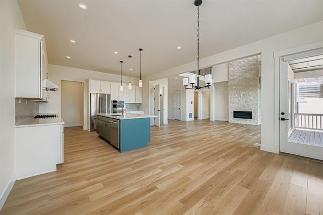 3425 Crest Hollow View