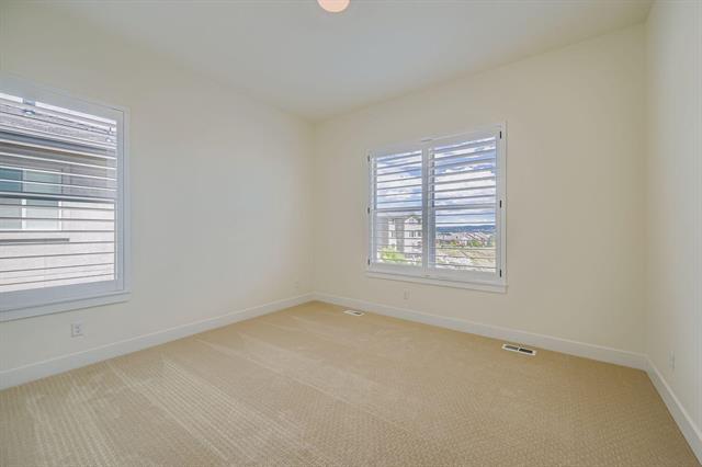 3425 Crest Hollow View