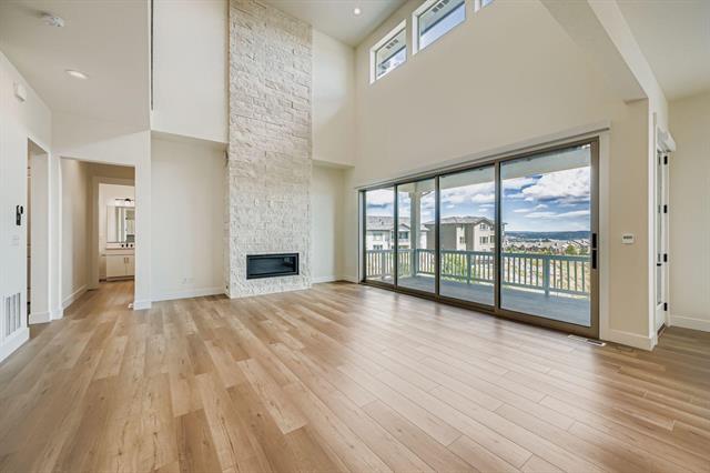 3425 Crest Hollow View