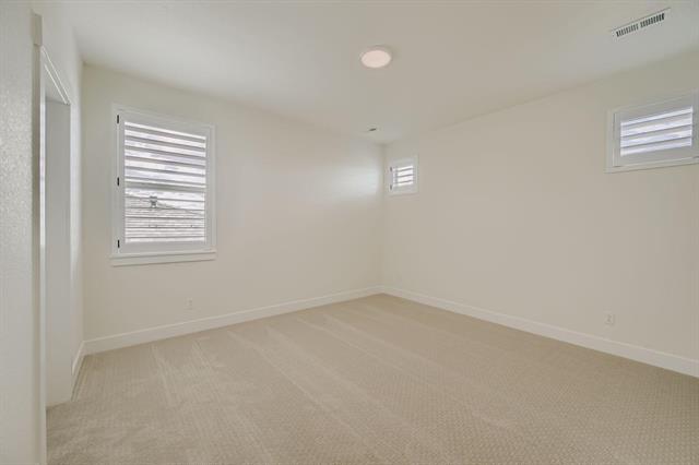 3425 Crest Hollow View