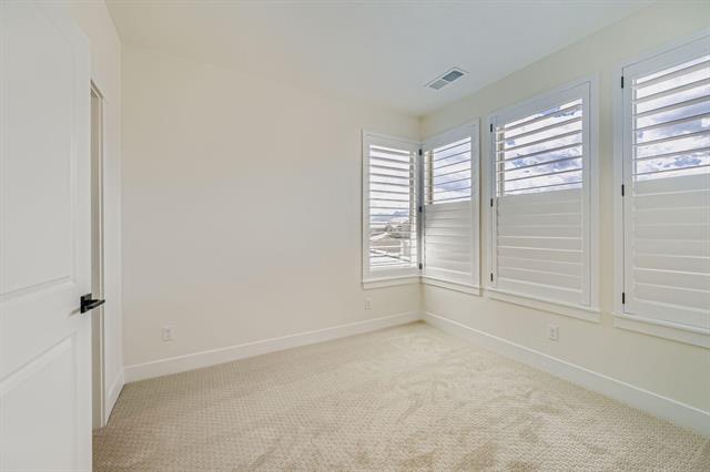 3425 Crest Hollow View