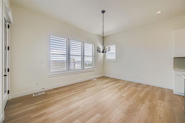 3425 Crest Hollow View