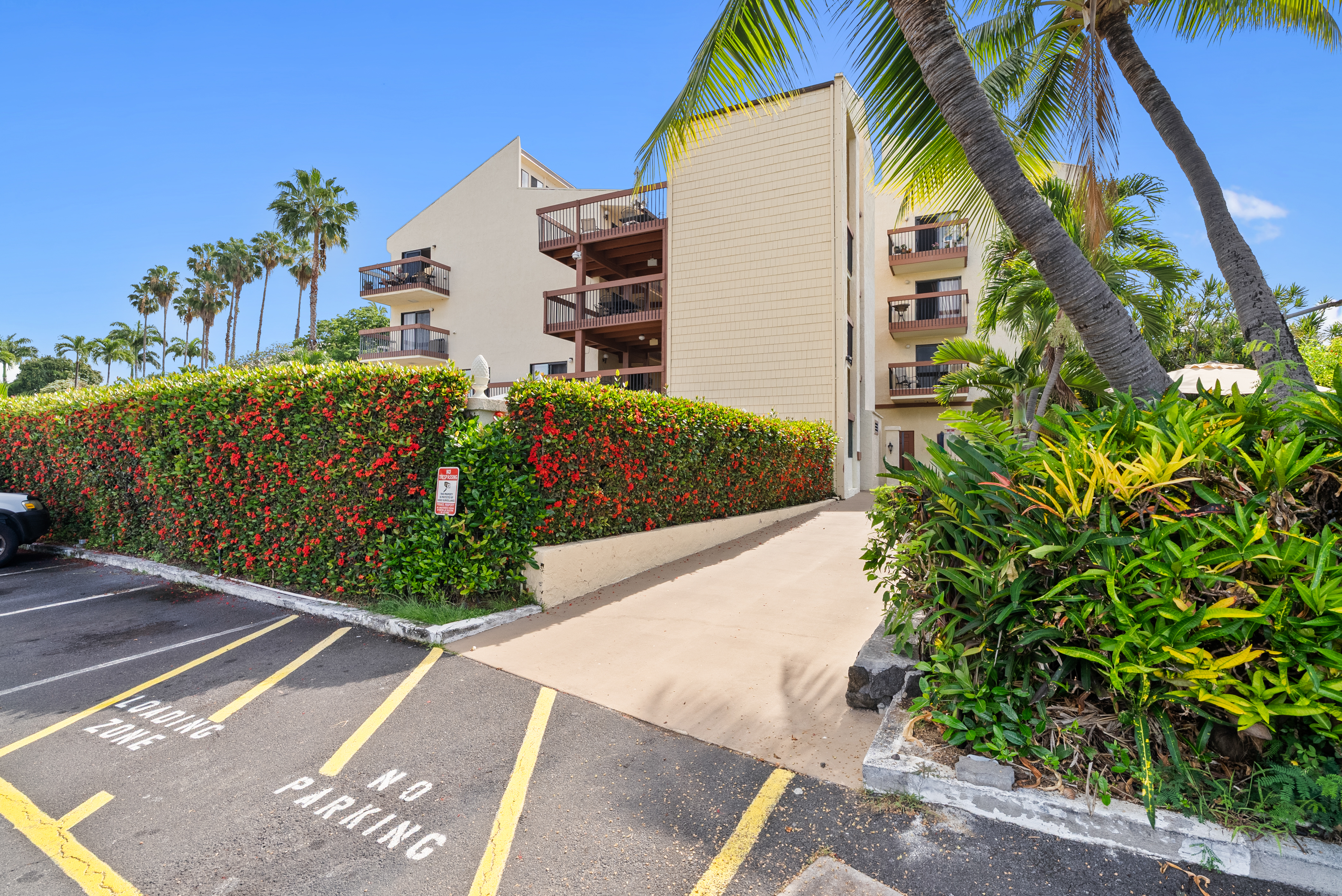 75-5863 KUAKINI HIGHWAY 108