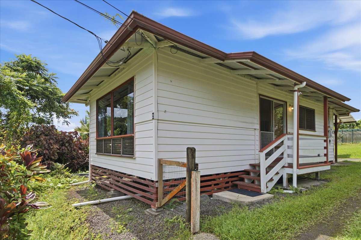 82 MALIA ST