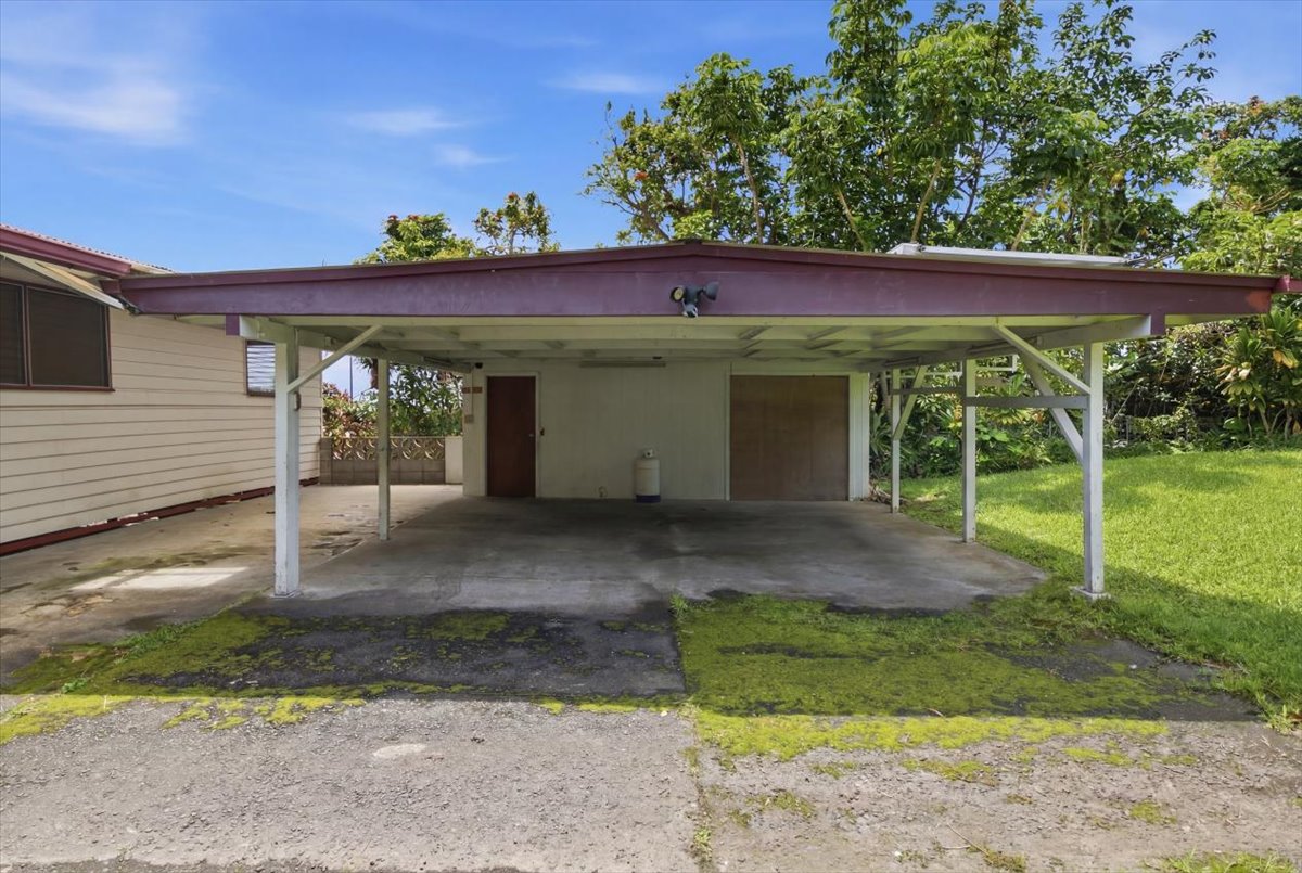 82 MALIA ST