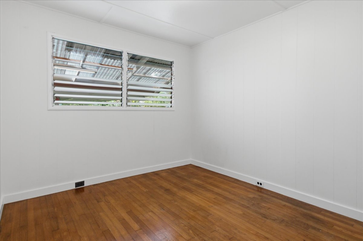 82 MALIA ST