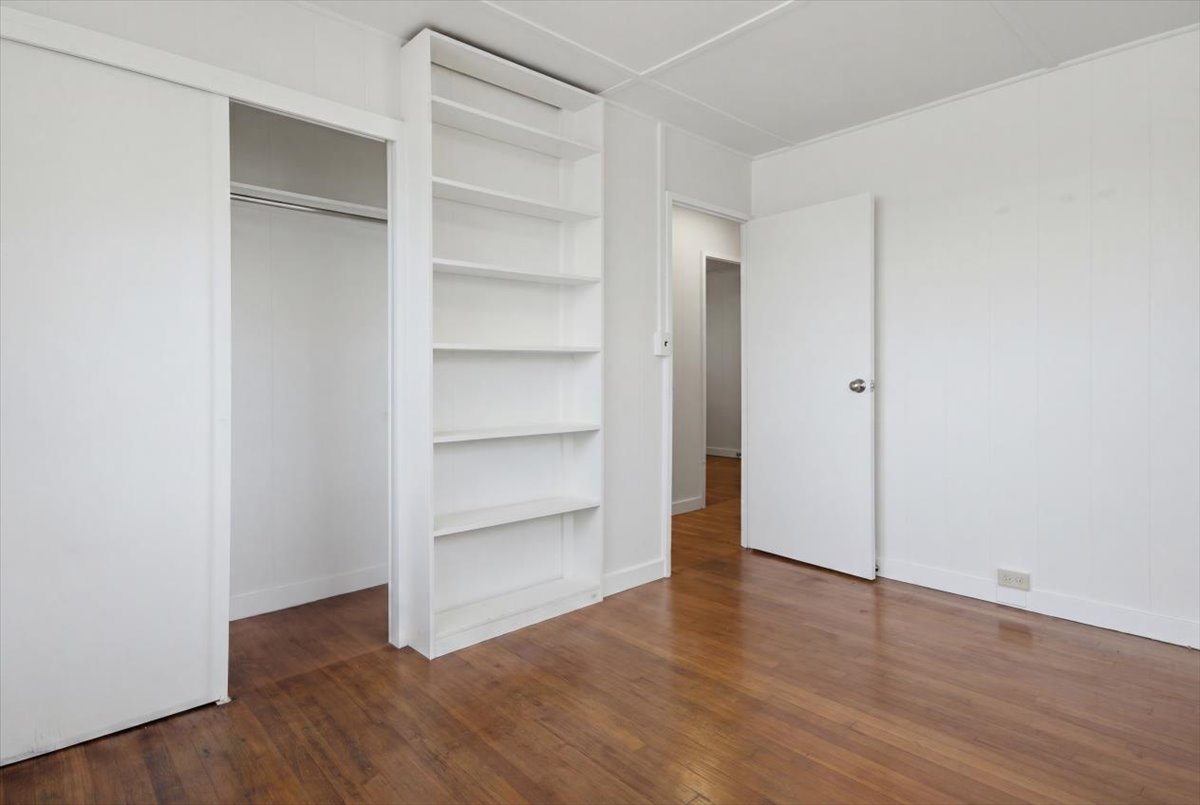 82 MALIA ST