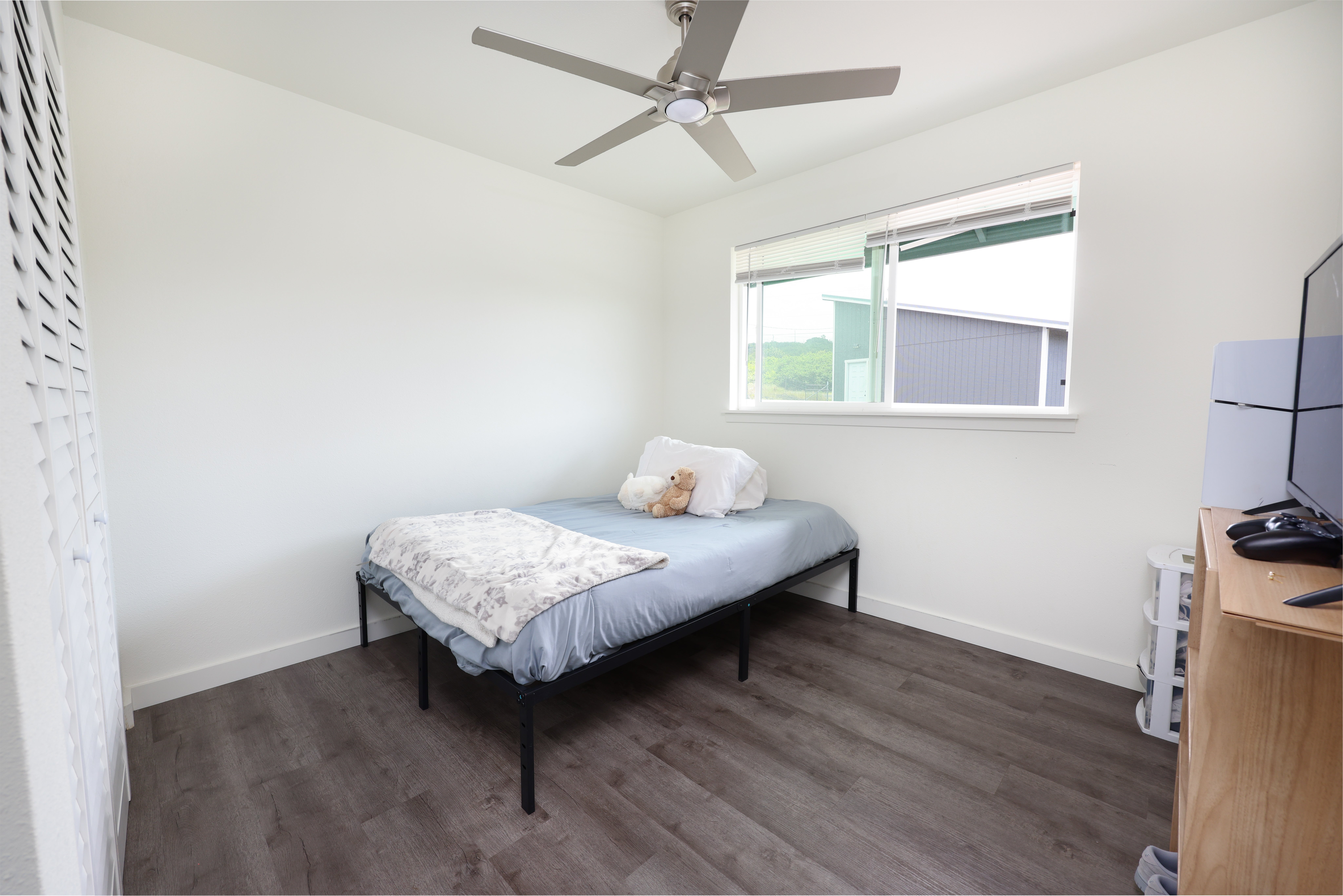 92-8373 MAILE DR